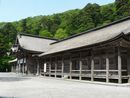 大神山神社奥宮拝殿全景を右斜め前方から眺めた写真