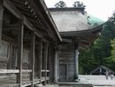 大神山神社奥宮回廊の柱と縁側