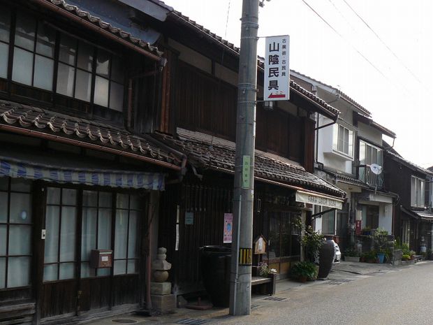 �q�g�w���E�R�A����