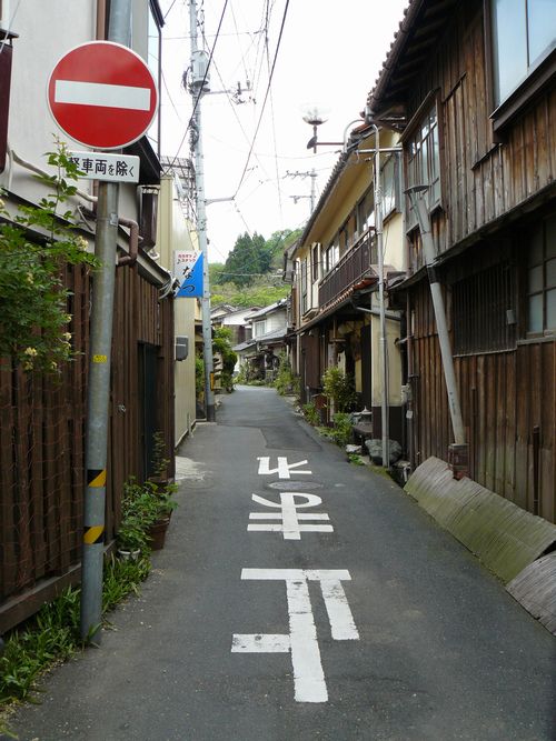 �g������