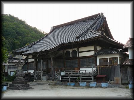 ��_�@�{���E�΂ߐ��ʂ���B�e�����ʐ^