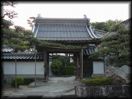 �L�����̋������ʂɐ݂���ꂽ�R����B�e�����摜